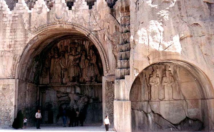 نجات آثار درون طاقبستان از خطر تخریب
