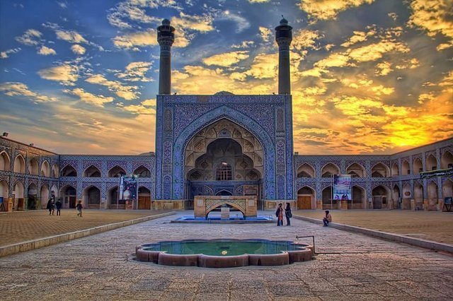 کاشیکاریهای مسجد جامع عباسی اصفهان در وضعیت اورژانسی