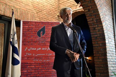 بازدید هنرمندان و مسئولان شهری از خانه موزه سیمین و جلال