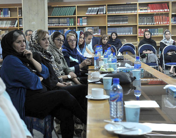 بررسی پیامدهای جداسازی انجمن صنفی گالری داران تهران و شهرستانها