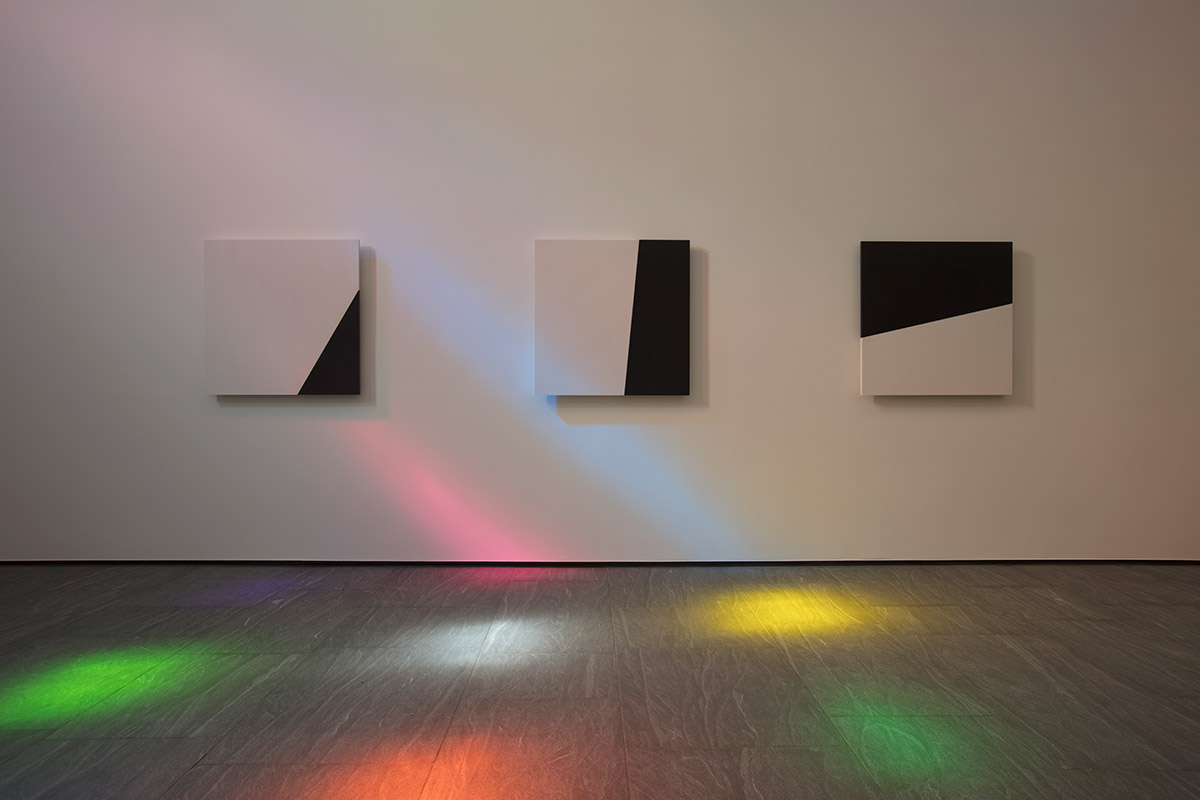 نمایش ریشه انتزاع به صورت عینی و کاهش ضروریترین عناصر در آخرین اثر هنرمند مدرنیست Ellsworth Kelly