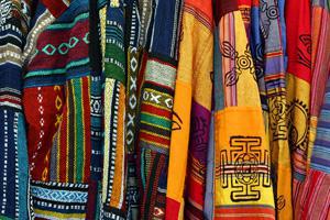 عروسک‌ها و پارچه های سنتی مکزیک در کاخ سعد اباد / صادقی از تبادل فرهنگی و دوستی ایران و مکزیک میگوید
