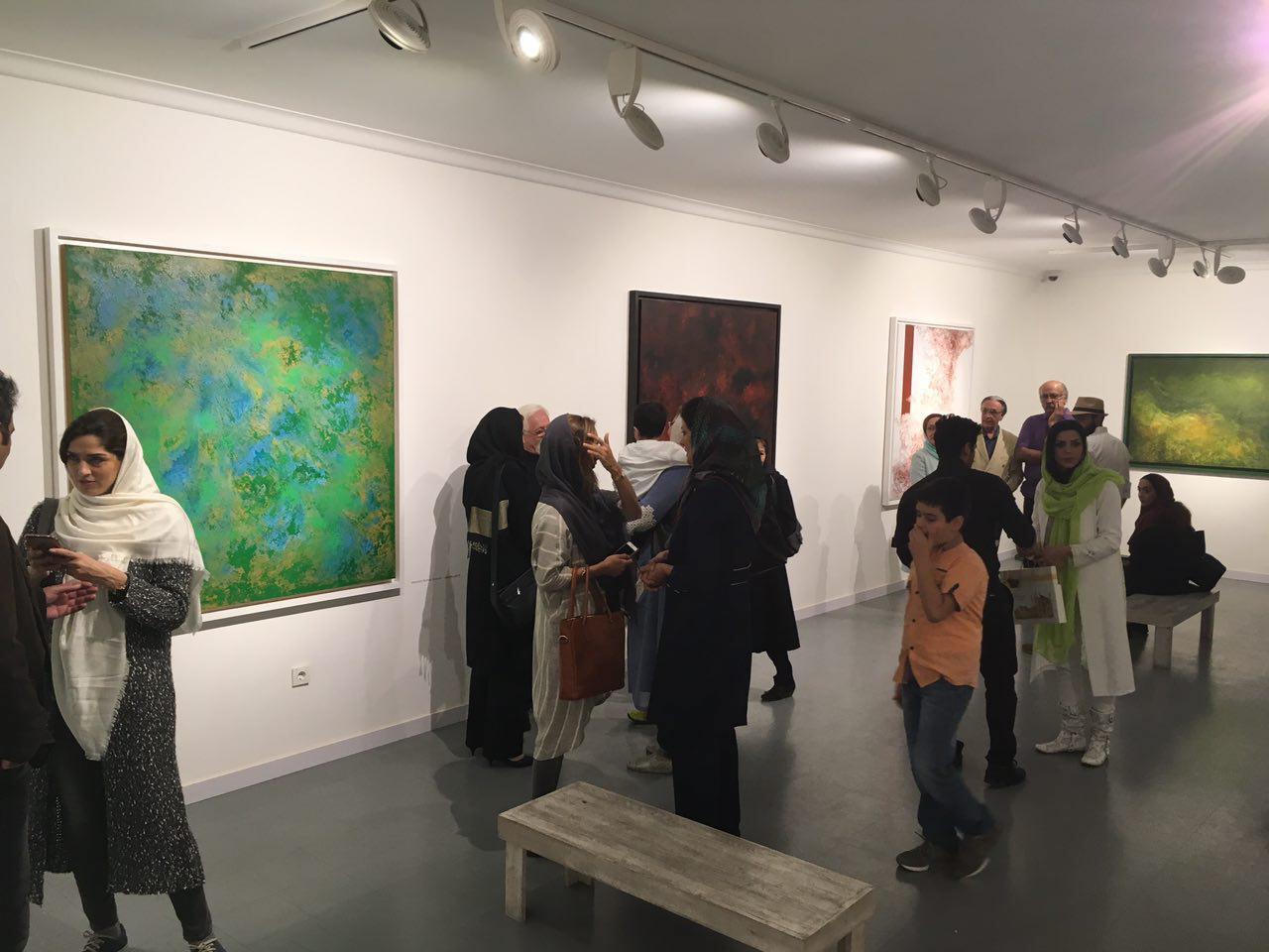 گزارش تصویری نمایشگاه نقاشی های هدی بلوری با عنوان "دورترین نگاه" در گالری هور